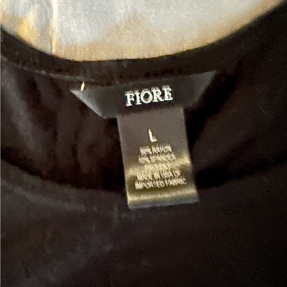 Fiore Top Size Large, Black, Rayon and Spandex, Light and stretchy - Picture 2 of 3